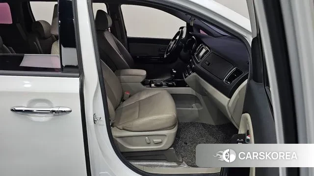 Kia The New Carnival 2018 Белый из Кореи, фото 2