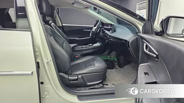 Kia EV6 2022 Жемчужный цвет из Кореи, фото 2