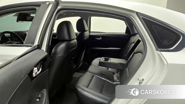 Kia The New K3 2nd generation 2021 Белый из Кореи, фото 2