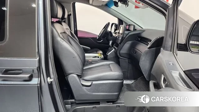 Hyundai Staria 2022 Серый из Кореи, фото 2