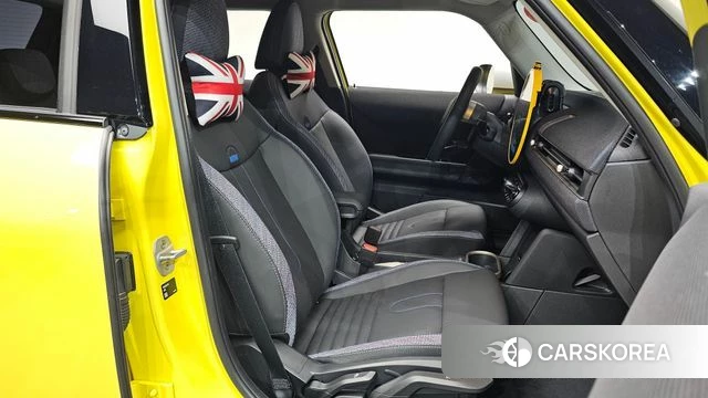 Mini Cooper C 4th generation 2025 Желтый из Кореи, фото 2