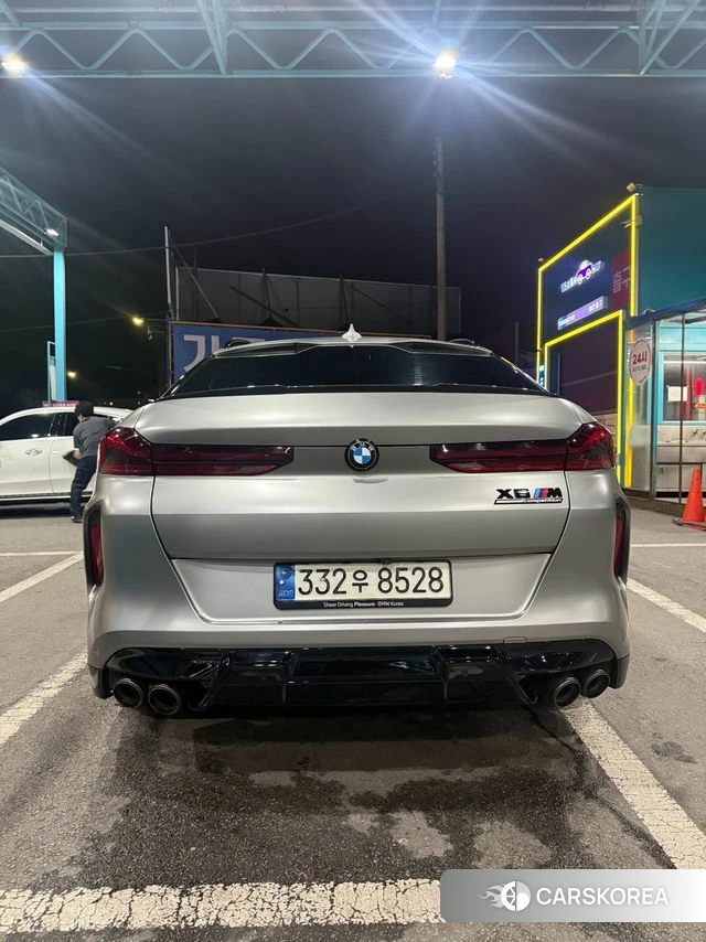 BMW X6M (G06) 2021 Серебристо-серый из Кореи, фото 2