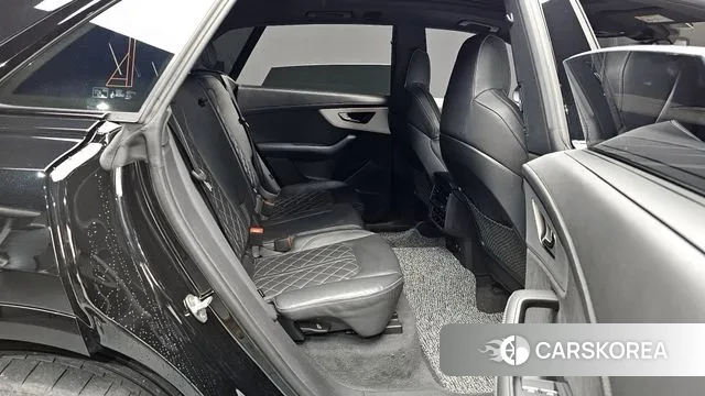 Audi Q8 (4M) 2023 Черный из Кореи, фото 2