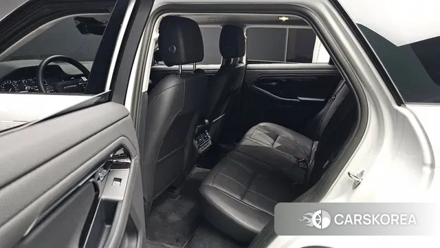 Land Rover Range Rover Evoque 2nd Generation 2023 Белый из Кореи, фото 2