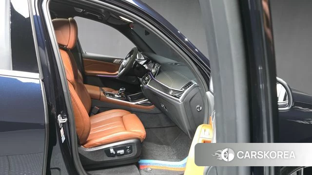 BMW X7 (G07) 2022 Черный из Кореи, фото 2