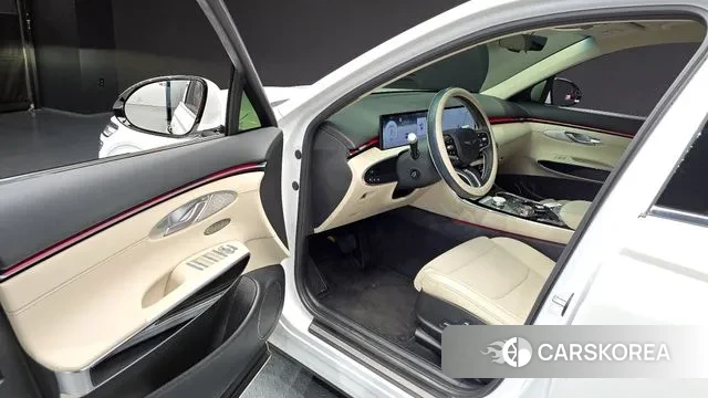 Genesis GV70 2024 Белый из Кореи, фото 2