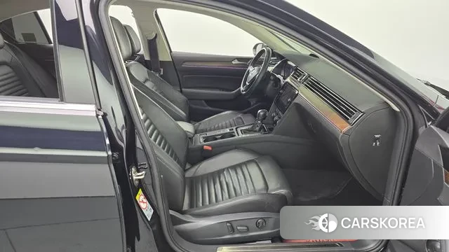 Volkswagen Passat GT (B8) 2018 Черный из Кореи, фото 2