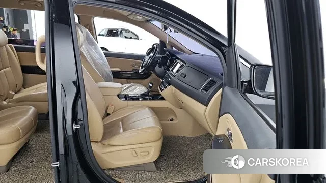 Kia The New Carnival 2019 Черный из Кореи, фото 2