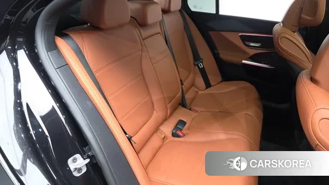 Mercedes-Benz C-Class W206 2025 Черный из Кореи, фото 2