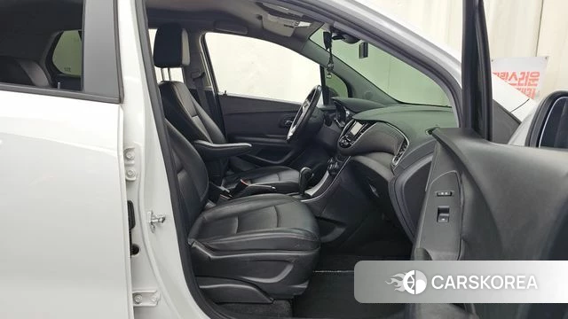 Chevrolet (GM Daewoo) The New Trax 2022 Белый из Кореи, фото 2