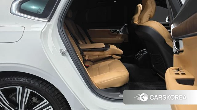 Volvo S90 2023 Белый из Кореи, фото 2