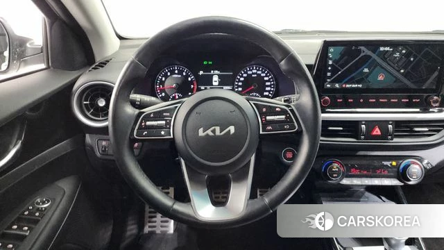 Kia The New K3 2nd generation 2024 Белый из Кореи, фото 2