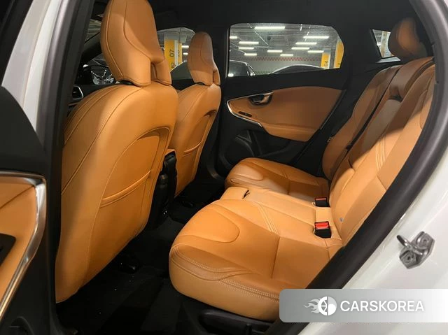 Volvo V40 Cross-Country 2018 Белый из Кореи, фото 2