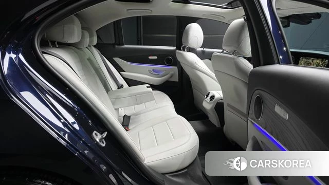 Mercedes-Benz E-Class W213 2022 Синий из Кореи, фото 2