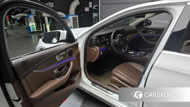 Mercedes-Benz E-Class W213 2018 Белый из Кореи, фото 2