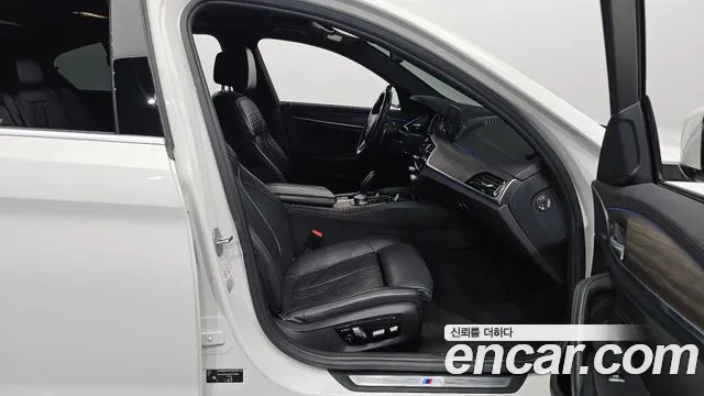 BMW 5 Series (G30) 2018 Белый из Кореи, фото 2