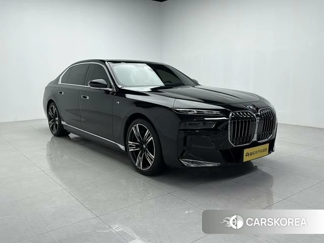 BMW i7 2023 Черный из Китая, фото 2