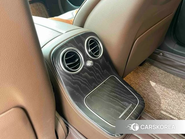 Mercedes-Benz E-class 2021 Белый из Китая, фото 2