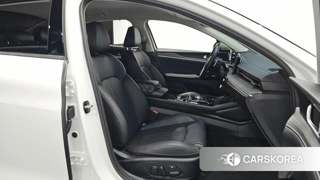 Kia The New K5 3rd generation 2023 Белый из Кореи, фото 2
