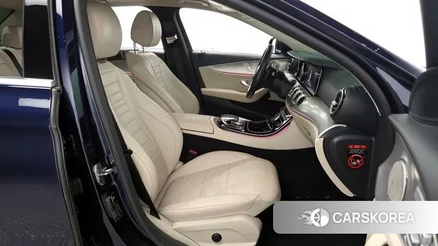 Mercedes-Benz E-Class W213 2019 Синий из Кореи, фото 2