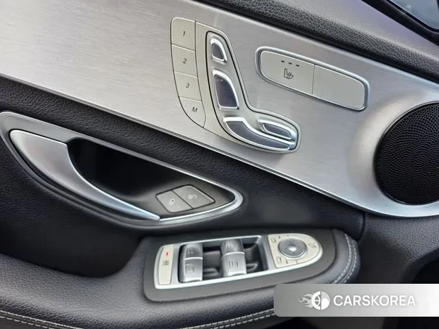 Mercedes-Benz C-Class W205 2018 Белый из Кореи, фото 2