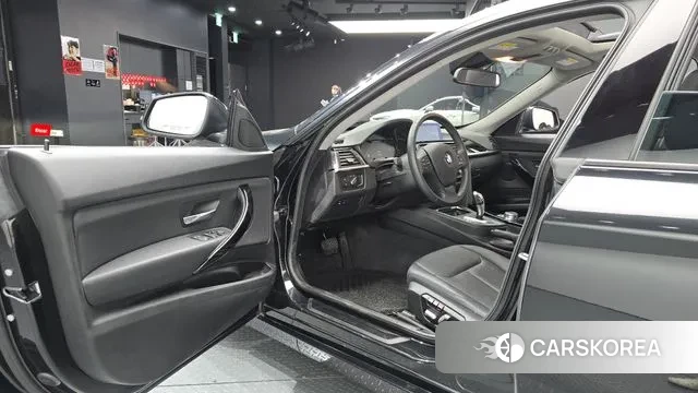 BMW 3 Series GT (F34) 2018 Черный из Кореи, фото 2