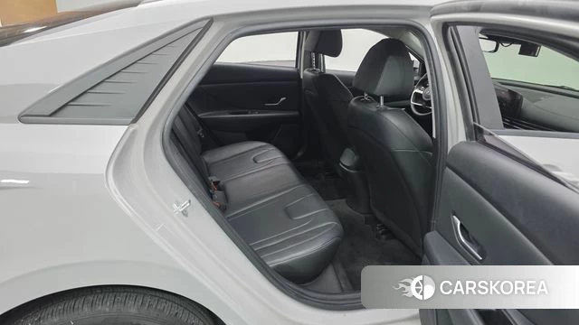 Hyundai Avante (CN7) 2022 Серебристо-серый из Кореи, фото 2