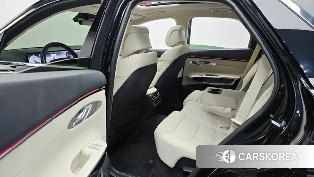 Genesis GV70 2025 Черный из Кореи, фото 2