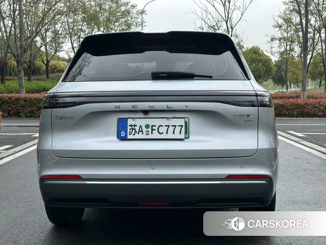 Geely Galaxy Galaxy Starship 7 EM-i 2025 Серебристо-серый из Китая, фото 2