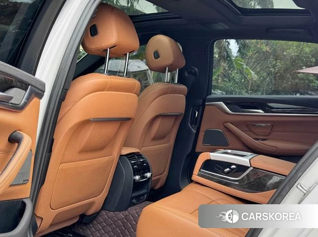 BMW 5 series 2021 Белый из Китая, фото 2