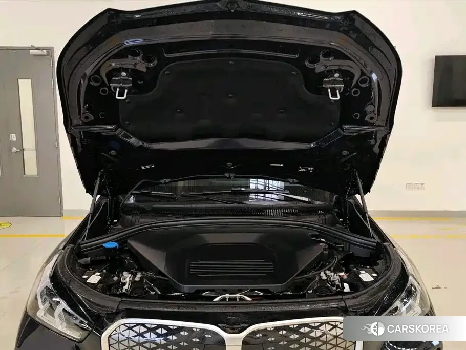 BMW iX1 2025 Черный из Китая, фото 2