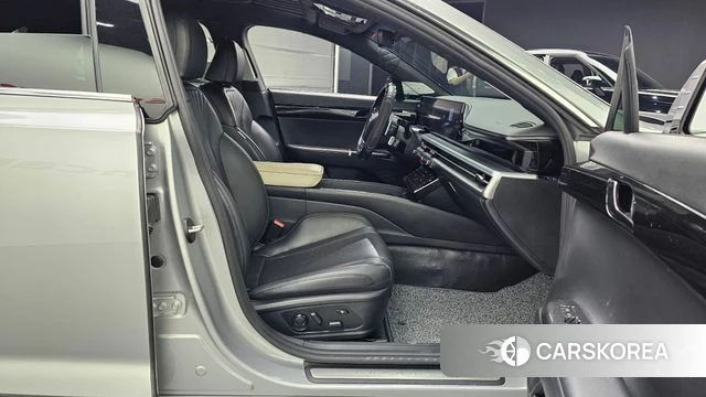 Hyundai Grandeur (GN7) 2023 Серебристо-серый из Кореи, фото 2