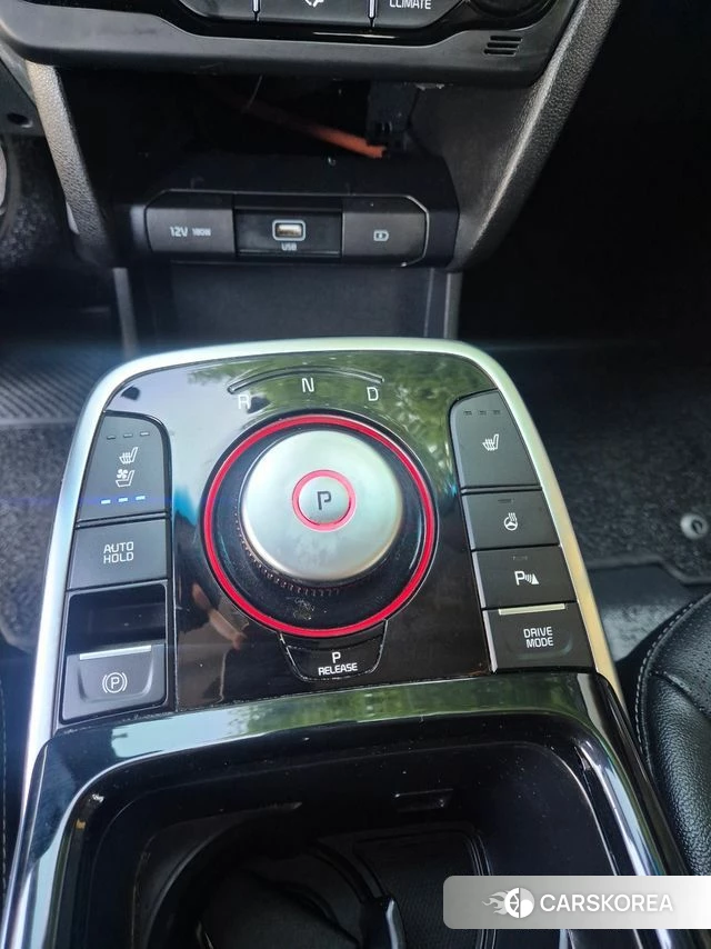 Kia Niro Plus 2022 Белый из Кореи, фото 2