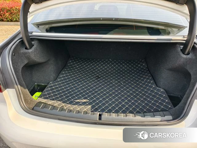 BMW 3 series 2023 Белый из Китая, фото 2