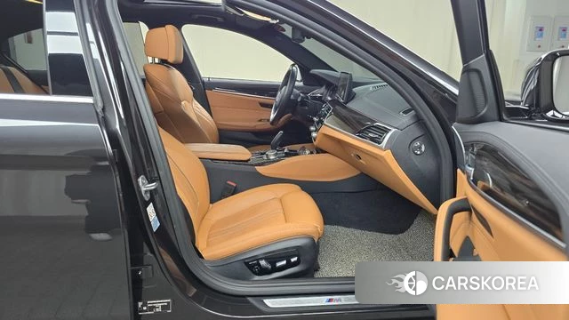 BMW 5 Series (G30) 2022 Серый из Кореи, фото 2