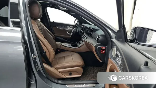 Mercedes-Benz E-Class W213 2022 Серый из Кореи, фото 2