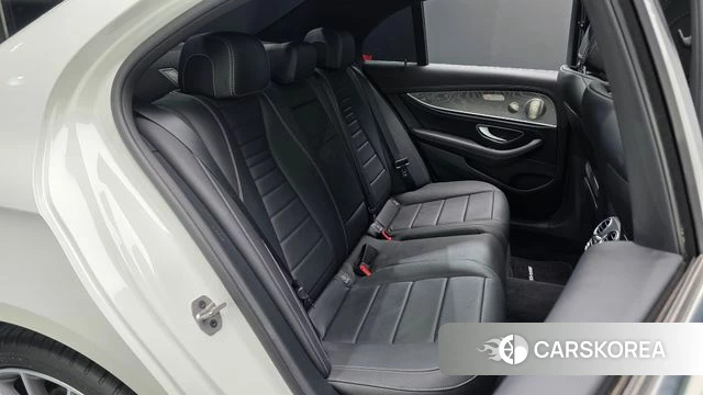 Mercedes-Benz E-Class W213 2022 Белый из Кореи, фото 2