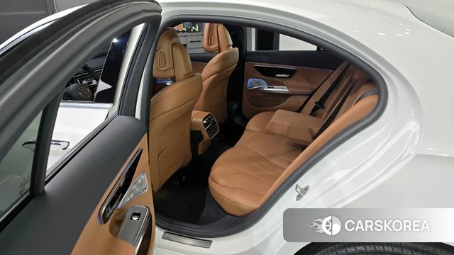 Mercedes-Benz E-Class W214 2024 Белый из Кореи, фото 2