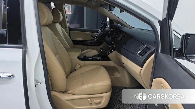 Kia The New Carnival 2019 Белый из Кореи, фото 2