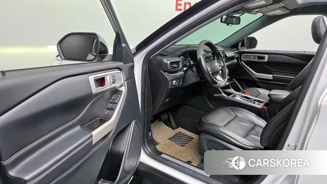 Ford Explorer 6th Generation 2021 Белый из Кореи, фото 2