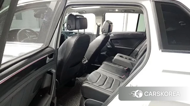 Volkswagen Tiguan second Generation 2022 Белый из Кореи, фото 2