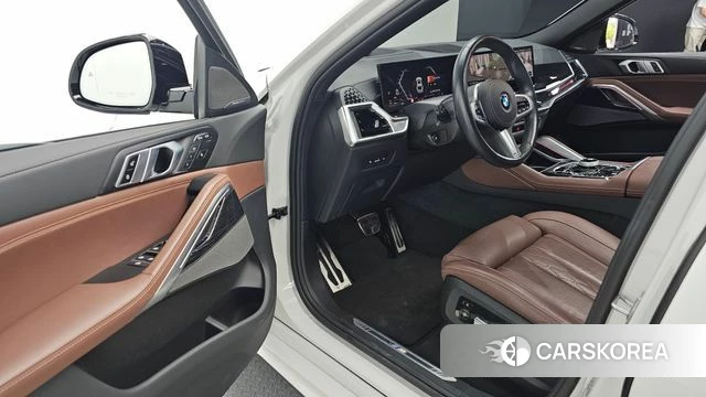 BMW X6 (G06) 2023 Белый из Кореи, фото 2