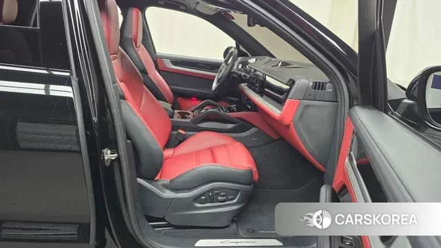 Porsche Cayenne (PO536) 2024 Черный из Кореи, фото 2