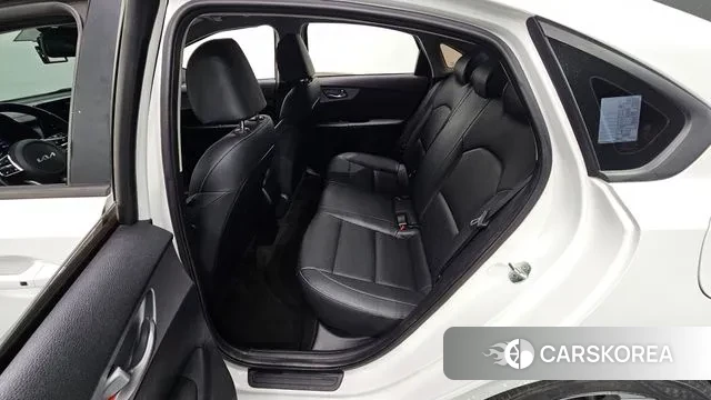 Kia The New K3 2nd generation 2021 Белый из Кореи, фото 2