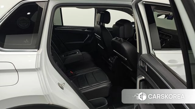 Volkswagen Tiguan second Generation 2018 Белый из Кореи, фото 2