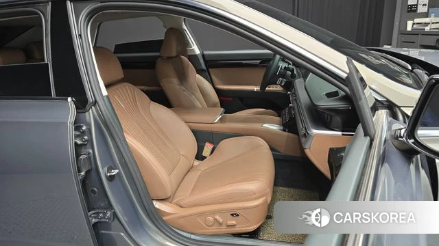 Hyundai Grandeur Hybrid (GN7) 2024 Песочный из Кореи, фото 2