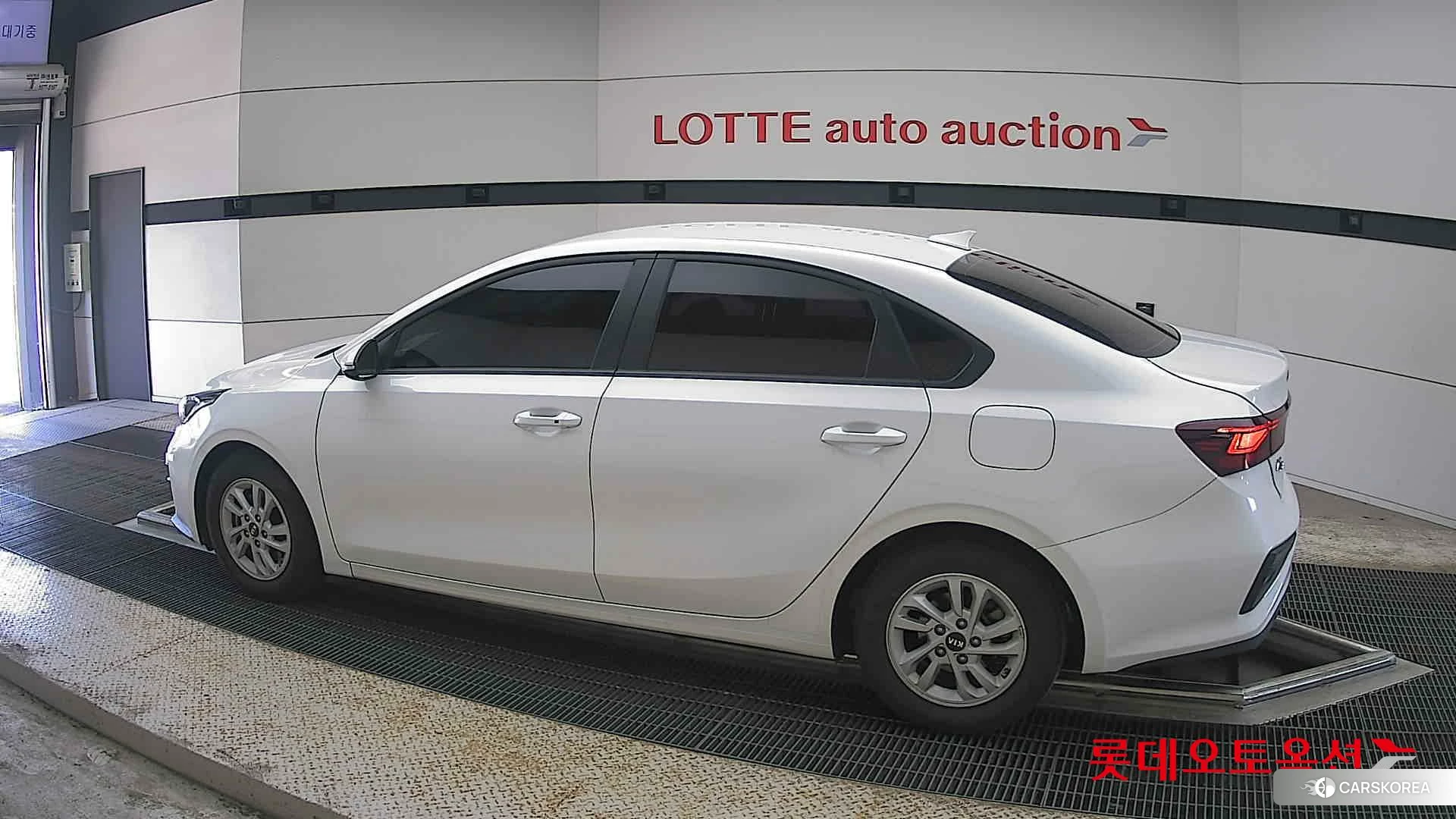 Kia K3 2020 Snow White Pearl из Кореи, фото 2