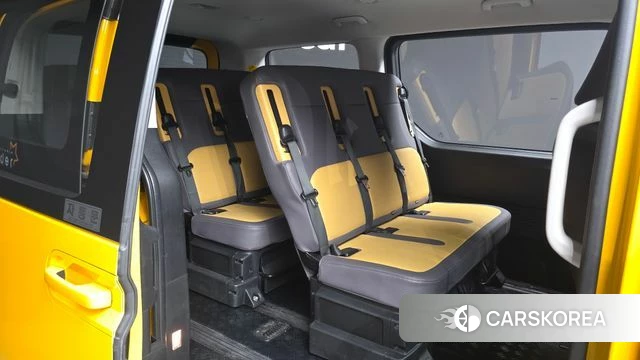 Hyundai Staria 2022 Желтый из Кореи, фото 2
