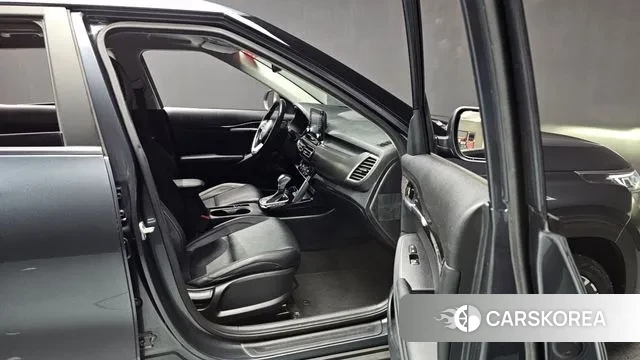 Kia Seltos 2022 Серый из Кореи, фото 2