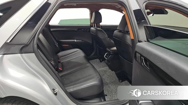 Hyundai Grandeur (GN7) 2024 Серебристо-серый из Кореи, фото 2